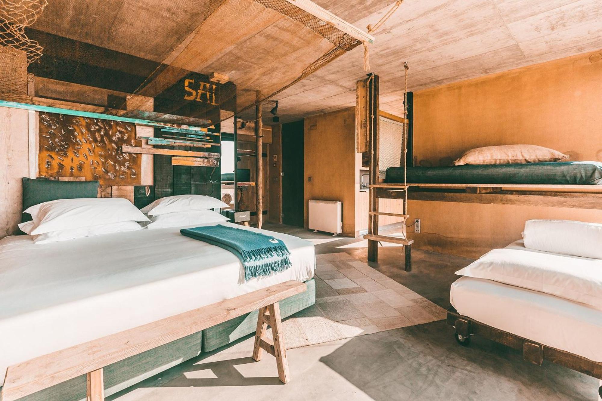 ホテル Noah Surf House Portugal サンタ・クルーズ 部屋 写真